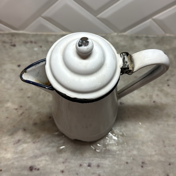 Vintage Enamelware Teapot - Picture 2 of 7